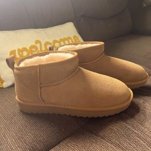 NWOT Cushionare Women’s Boot